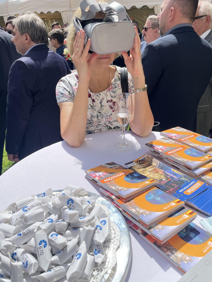 prezentacja google VR z filmikiem promującym Miasto Rzesz&oacute;w